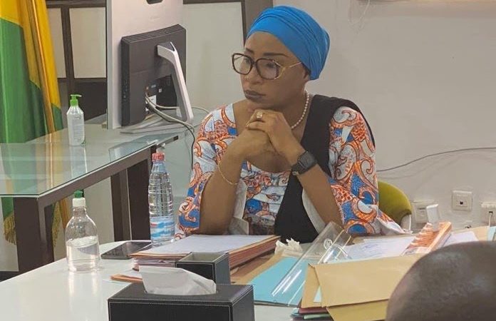 Plus de 200 milliards GNF détournés par une ministre – Alpha Condé en colère !