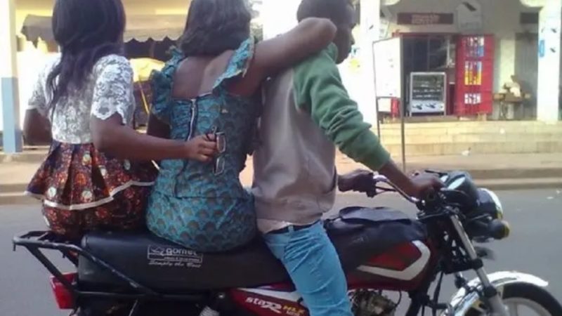 Taxi-moto: tout conducteur pris avec deux passagers se verra confisquer son engin (officiel)