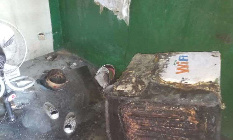 Urgent: Incendie dans une concession à Yimbaya