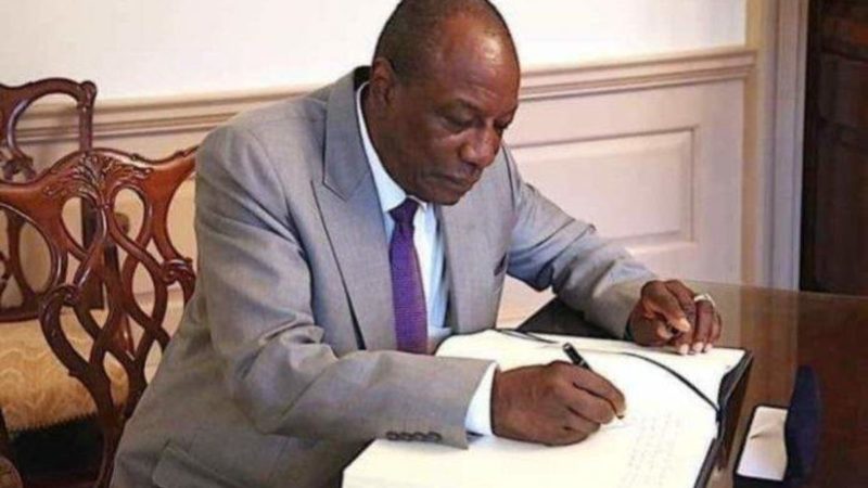 Politique/ Nouveau gouvernement : 36 ministères et un poste de secrétariat aux affaires religieuses prévus par le président professeur Alpha condé.