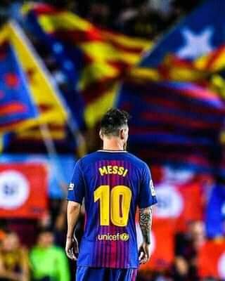 Foot: entre Barcelone et Paris, Messi prolonge le suspense autour de son futur
