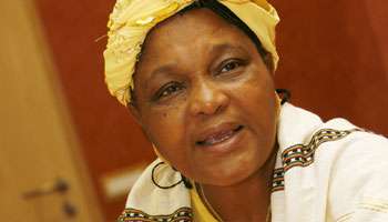 PRISE DU POUVOIR EN GUINÉE : Le nouvel homme fort du pays accepte les doléances de Hadja Rabiatou Sera Diallo.