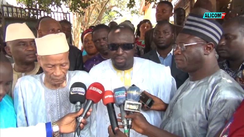 MOHAMED LION BANGOURA À LA RENCONTRE DE LA COUR DES GRIOTS DE DJELY TOMBA