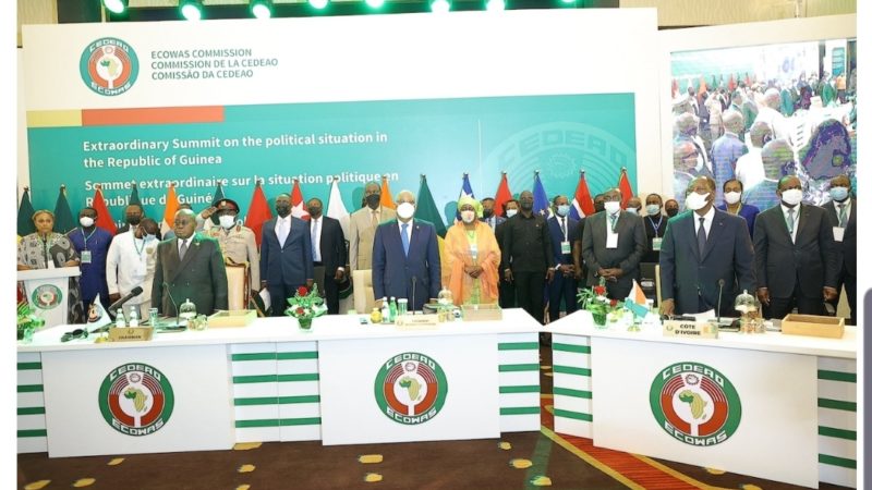 La Cédéao durcit les sanctions individuelles contre les militaires au pouvoir au Mali et en Guinée