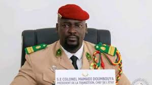 Le Colonel Mamadi Doumbouya a nommé, ce 8 juin 2022, le président et les membres du Conseil d’Administration de l’Agence routière de Guinée (AGEROUTE Guinée).