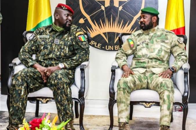 BAMAKO/ 62e anniversaire de l’indépendance, le Président de la Transition a accueilli Mamady DOUMBOUYA