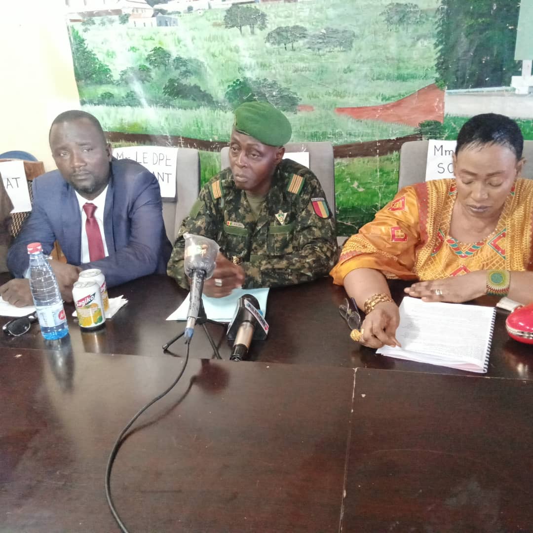 DPE DE FRIA: Mme ARABE CONDÉ passe le témoin à monsieur ABDOUL KARIM TOURÉ.