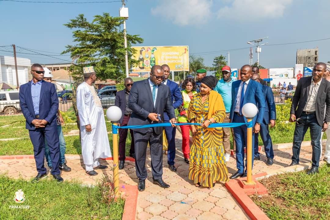 𝗔𝗠𝗘𝗡𝗔𝗚𝗘𝗠𝗘𝗡𝗧 𝗗𝗘𝗦 𝗖𝗔𝗥𝗥𝗘𝗙𝗢𝗨𝗥𝗦 : la Gouverneure M’mawa sylla, L’initiatrice de ce projet