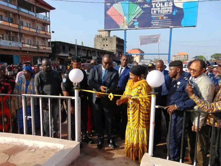 Rond-points de Conakry: Fin des travaux, Madame la gouverneure prend part à la cérémonie d&rsquo;inauguration.