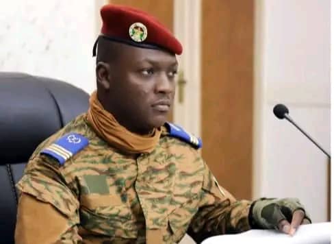 𝐁𝐮𝐫𝐤𝐢𝐧𝐚 𝐅𝐚𝐬𝐨: De nouvelles manifestants suite à des rumeur de 𝐭𝐞𝐧𝐭𝐚𝐭𝐢𝐯𝐞 de 𝐝𝐞𝐬𝐭𝐚𝐛𝐢𝐥𝐢𝐬𝐚𝐭𝐢𝐨𝐧 du capitaine 𝐈𝐛𝐫𝐚𝐡𝐢𝐦 𝗧𝗿𝗮𝗼𝗿é