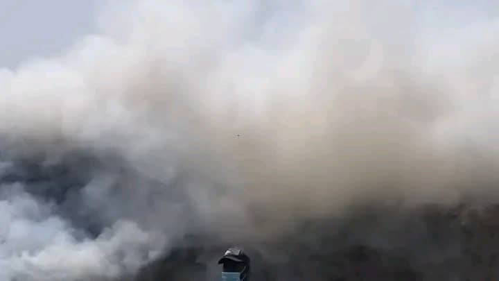 Environnement : « la fumée n&rsquo;a pas sa place dans la ville » le cris de cœur des habitants de Dar Salam 2 dans la commune de Ratoma .