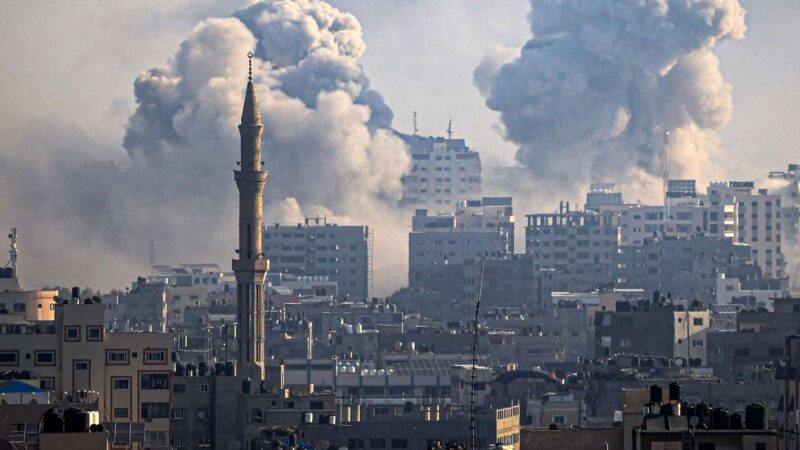 Guerre Israël-Hamas : l’armée israélienne vise des « centres » du Hamas à Gaza, le groupe armé répond par des tirs roquettes sur Tel-Aviv