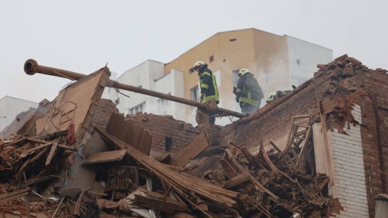 Guerre en Ukraine : bombardement sur Kharkiv, un enfant et sa grand-mère tués et 28 personnes blessées