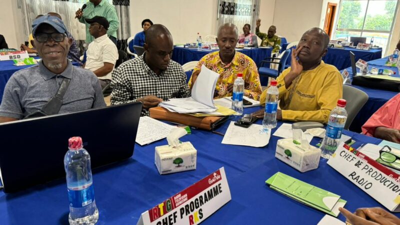 RTG: Les cadres du département de l&rsquo;information et de la communication ont entamé hier une retraite à Kindia pour améliorer le contenu des programmes de la RTG1 et 2. 