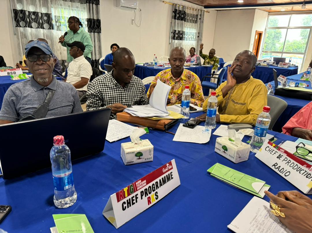 RTG: Les cadres du département de l&rsquo;information et de la communication ont entamé hier une retraite à Kindia pour améliorer le contenu des programmes de la RTG1 et 2. 