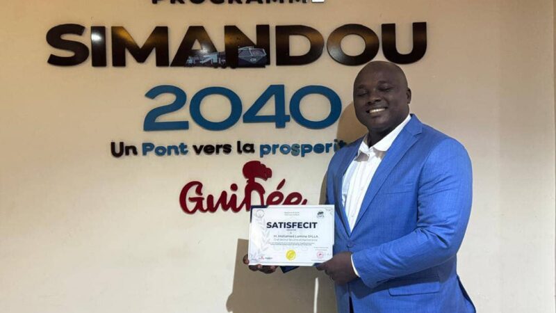 Mohamed Lamine Sylla, un exemple de dévouement et de mérite reconnu à la Caisse Nationale de Prévoyance Sociale