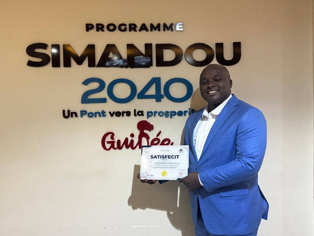 Mohamed Lamine Sylla, un exemple de dévouement et de mérite reconnu à la Caisse Nationale de Prévoyance Sociale