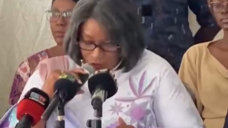  »Je ne suis pas dans la salle, mais tu représentes toutes les femmes de Guinée » : L&rsquo;installation émouvante de Mme Djenabou Touré Camara à la tête de la Directrice Générale des Élections (DGE).