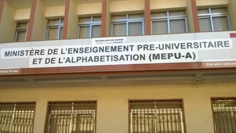 Éducation: Rentrée scolaire 2025-2026, entre préparatifs inachevés et appels au report.