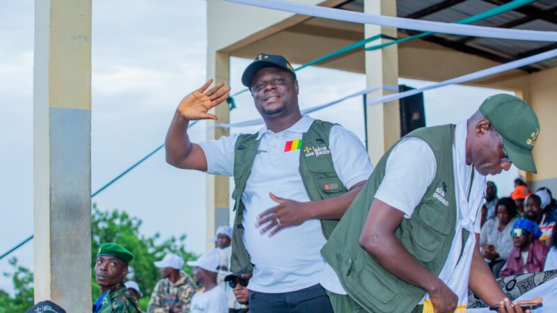 DE NZÉRÉKORÉ À LOLA, LA MARÉE HUMAINE DE LA GMD IMPRESSIONNE : Bernard Pévé Beavogui au cœur d’une mobilisation historique en Région Forestière 🇬🇳