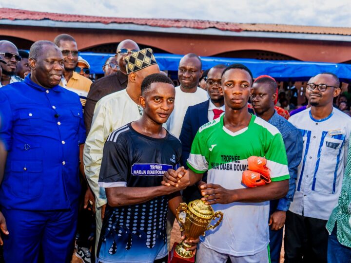 DABOLA : L’ACADÉMIE FATOUMATA BAYO REMPORTE LA COUPE DU TOURNOI DU MOSACCOD