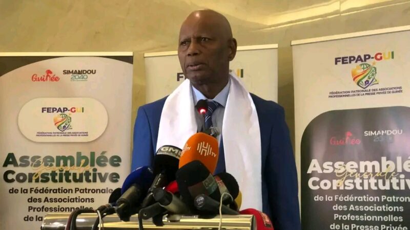UN TÉLÉPHONE NE FAIT PAS UN MÉDIA, ET UNE CONNEXION INTERNET NE FAIT PAS UN PATRON. Boubacar Yacine Diallo veut mettre fin à ce qu’il qualifie de « DÉSORDRE » dans le paysage médiatique guinéen